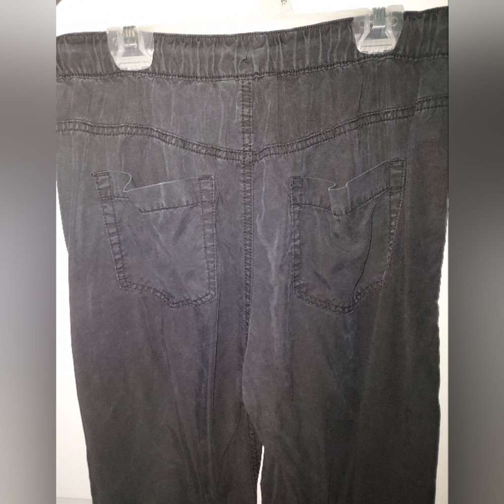 black pants - Picture 5 of 5